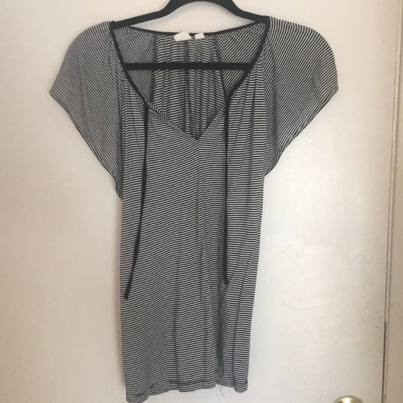 Flutter sleeve top - Picture 1 of 3